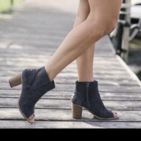 TOMS Size 9 Peep Toe Open Toe Majorca Heels/Bootie Heels - Picture 8 of 8